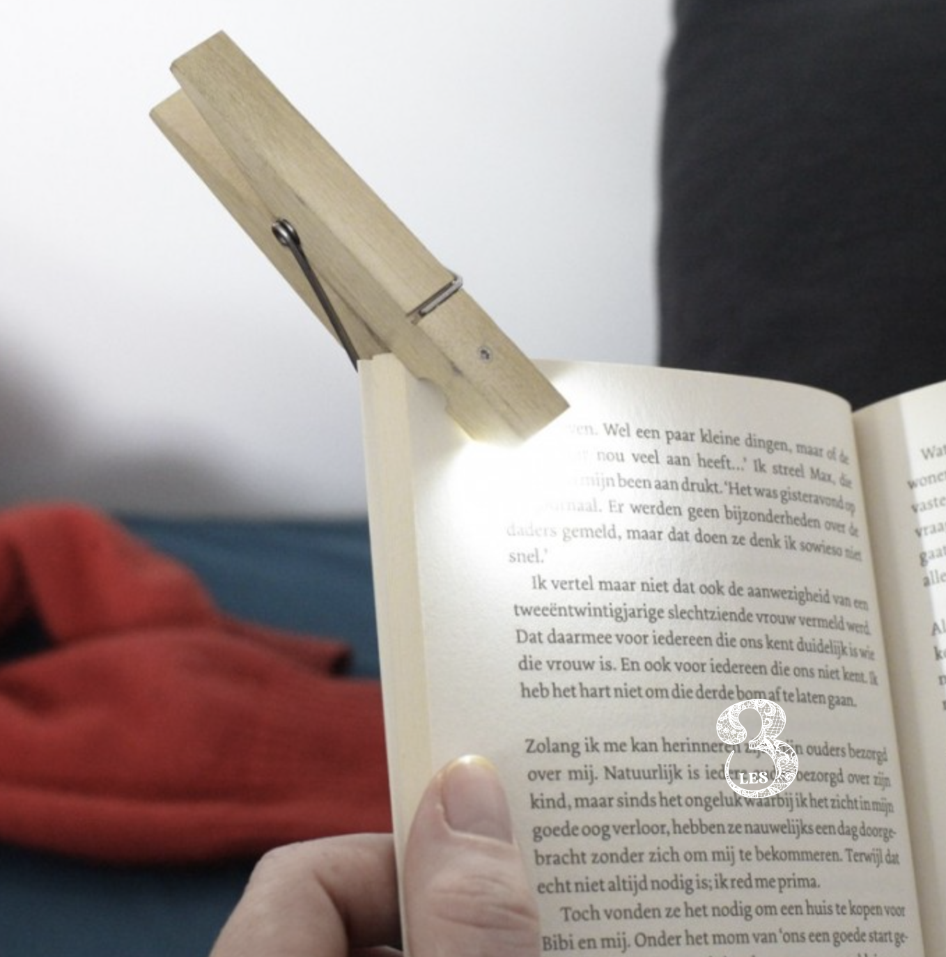 pince à linge lumineuse pour livre kikkerland les 3 boutiques