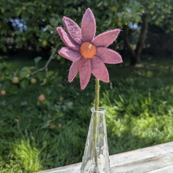 Fleur de cosmos en feutre 30 cm – Gry & Sif 13016