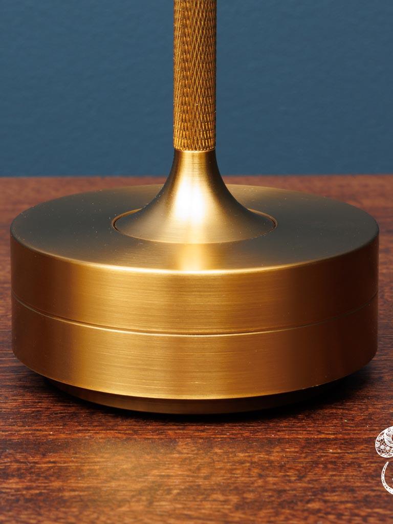Lampe nomade noire chargeur USB-C Horizon en metal Chehoma – Image 4
